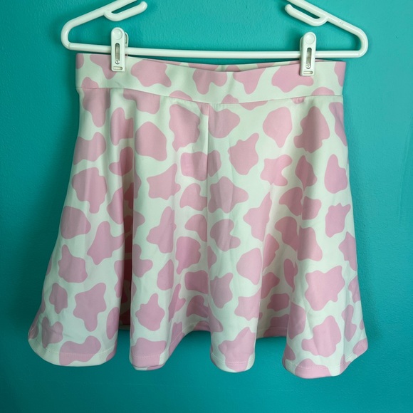 NWT Hot Topic Pink Cow Scuba Skater Mini Skirt w/Cow Drinking Strawberry Milk - Picture 3 of 5